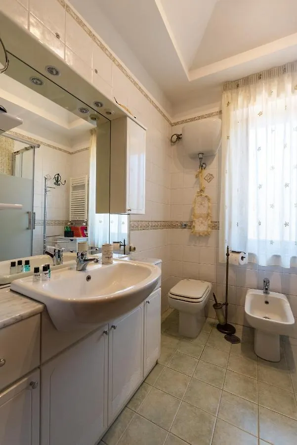 Affittacamere Hotel L'Attico Fuggente Napoli