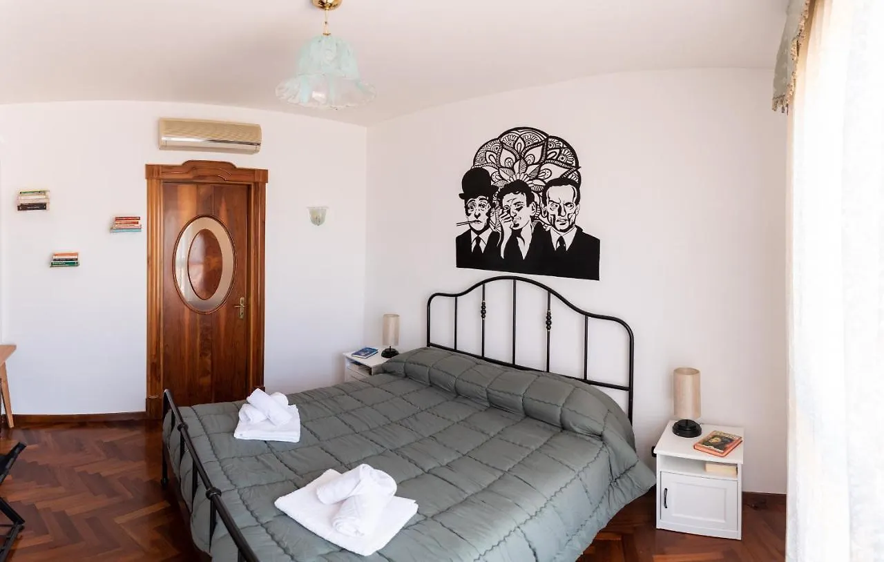 Hotel L'Attico Fuggente Napoli Affittacamere